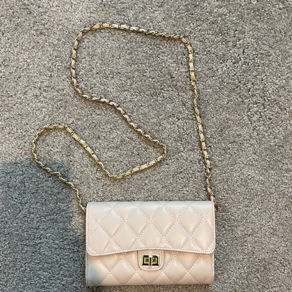 Elegant Cream Quilted Chain Bag
